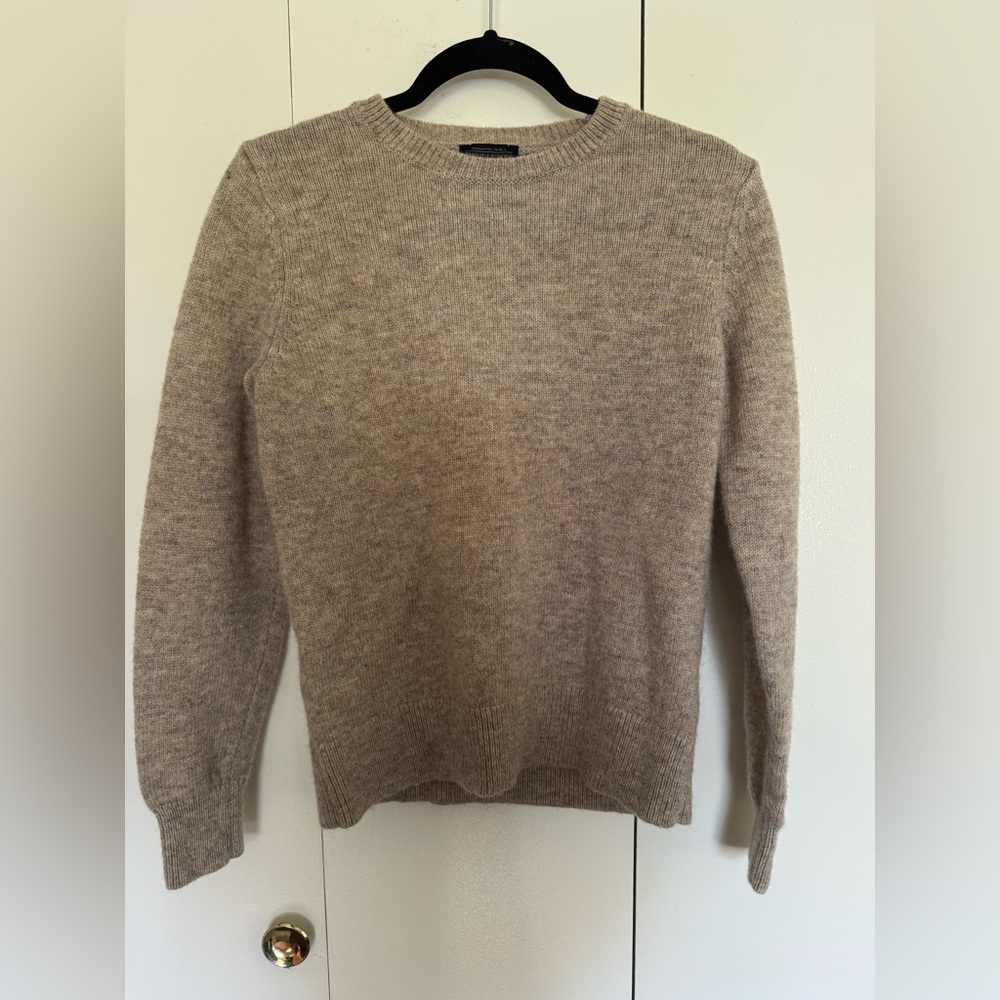 PENDELTON Shetland Collection Crewneck Beige Wool Sweater, Size Medium